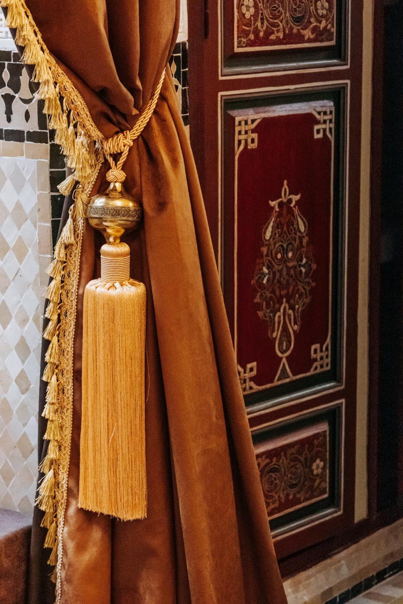 Ksar Al Amal & رياد *